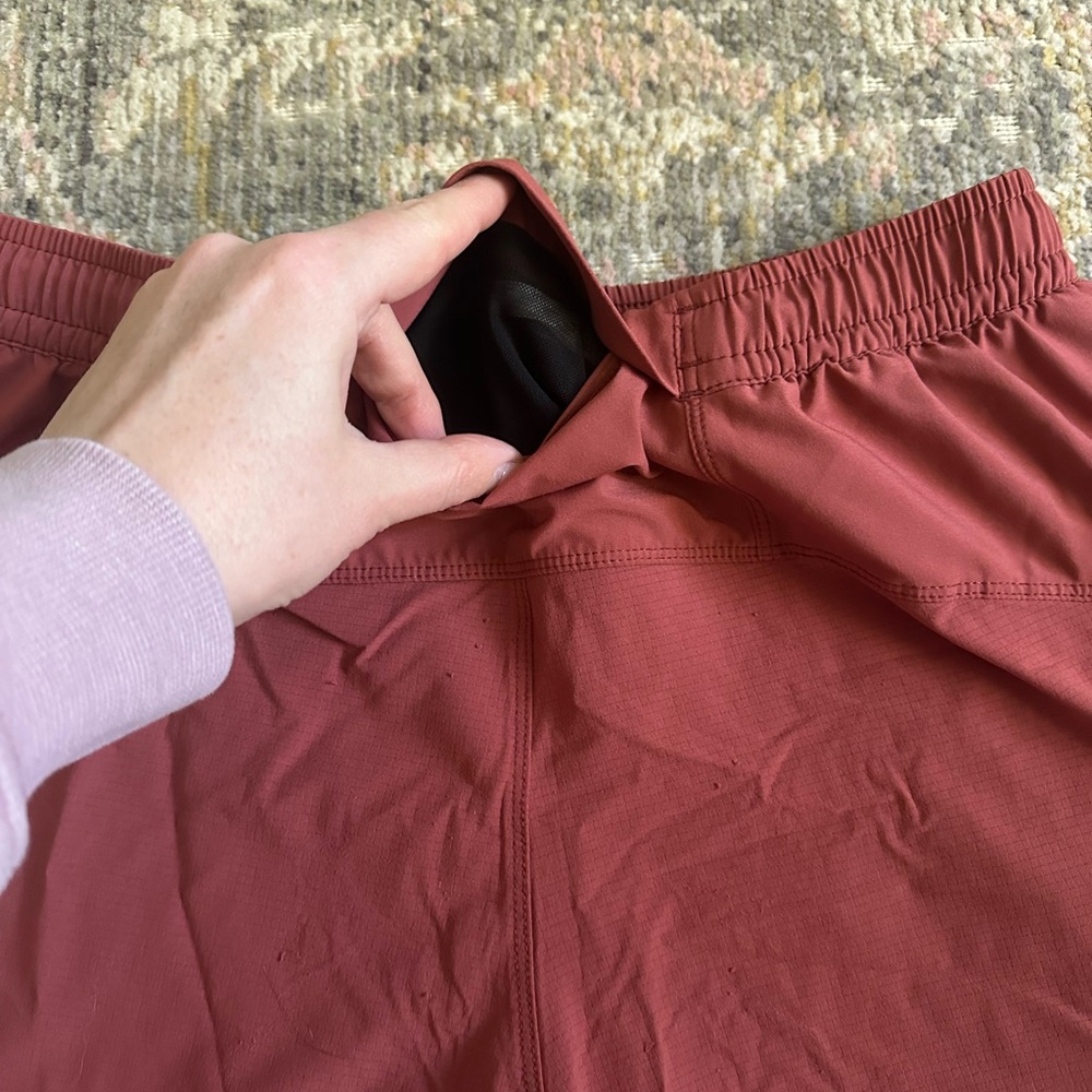 Vuori Course Run Shorts Sienna Men’s Gym Shorts 5” Lined Performance Running - Picture 4 of 5